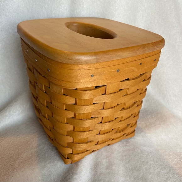 Longaberger Tall Tissue Basket W/Lid. Signed Numbered. Liner. Sz. 6.5” Square. - Picture 4 of 12